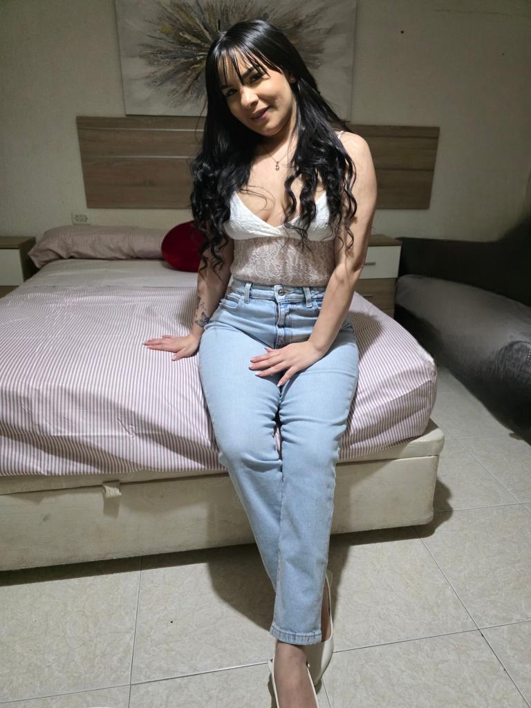 610882240: Chica busca chico en Huelva