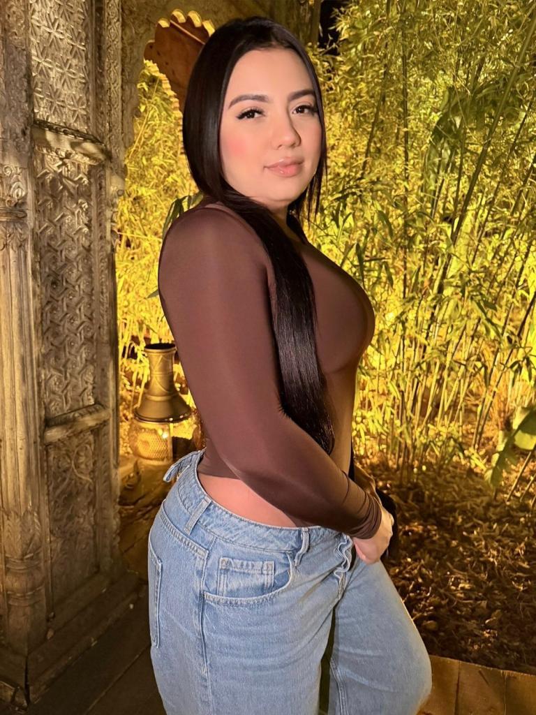 611247385: Chica busca chico en Barcelona