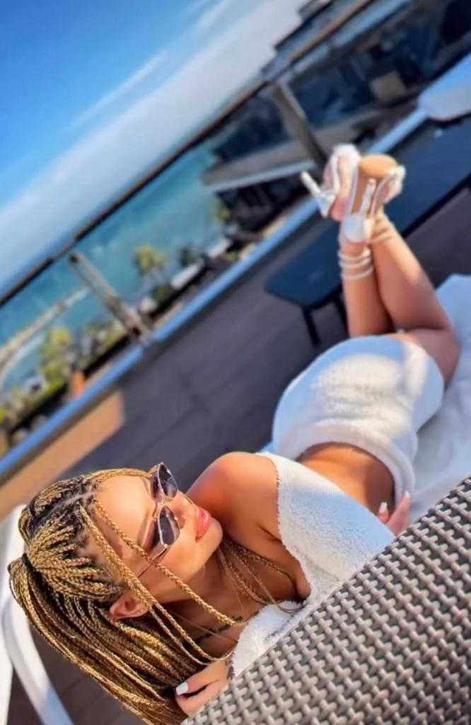 Chica busca chico en Ibiza: 