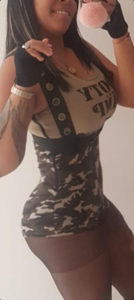 Chica busca chico en La Coruña: Chica busca chico