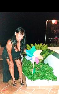 664371235: Chica busca chico en Valencia