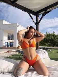 615369867: Chica busca chico en Madrid