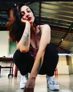 607690245: Chica busca chico en Alicante