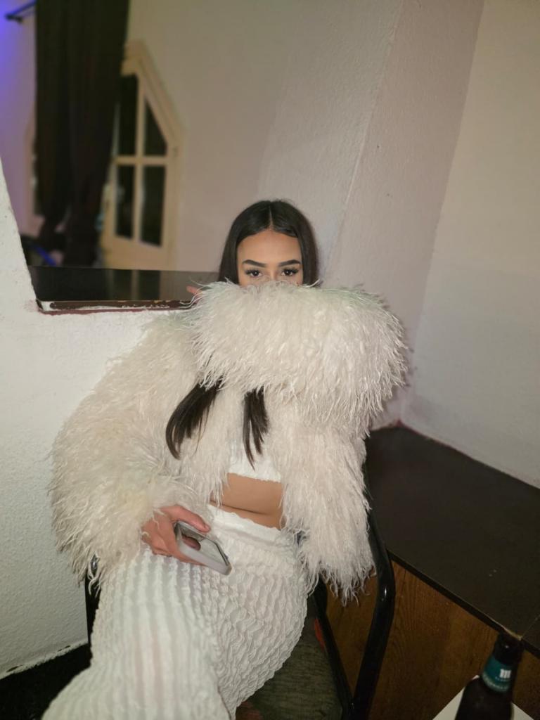 Chica busca chico en Almería: 