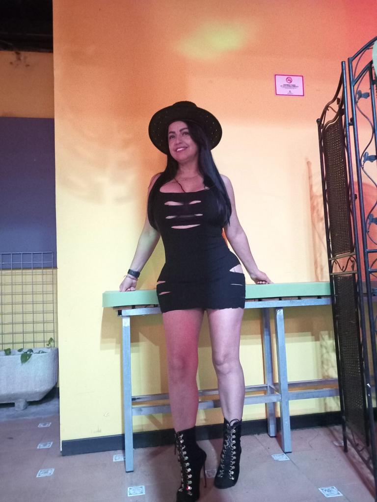 Chica busca chico en Cádiz: 