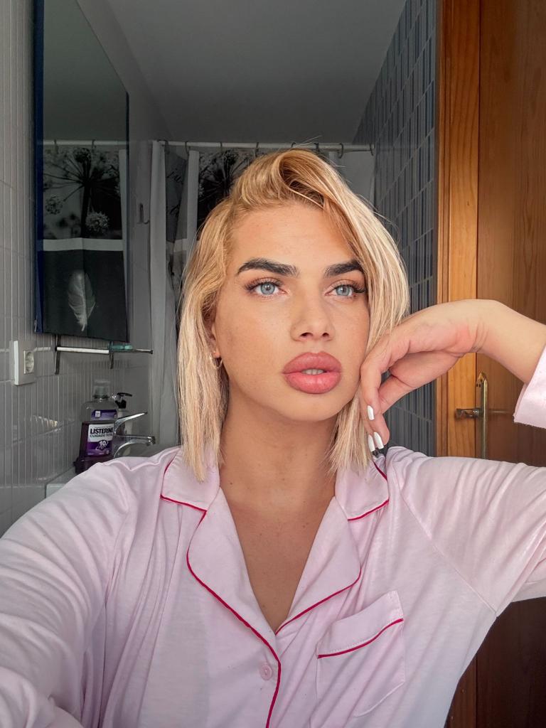 607212118: Travesti en Sevilla