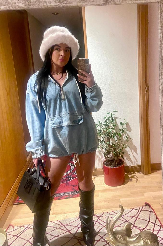 613639289: Chica busca chico en Barcelona