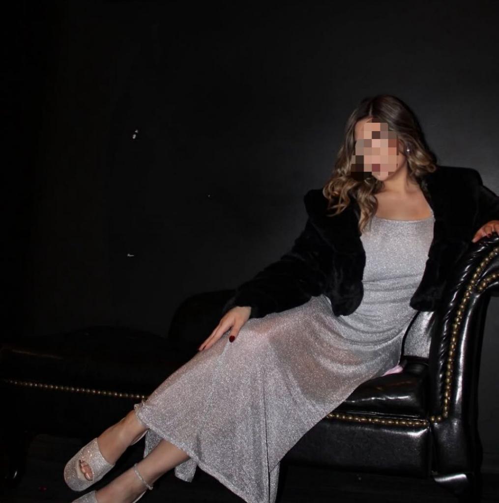 643767351: Chica busca chico en Pontevedra