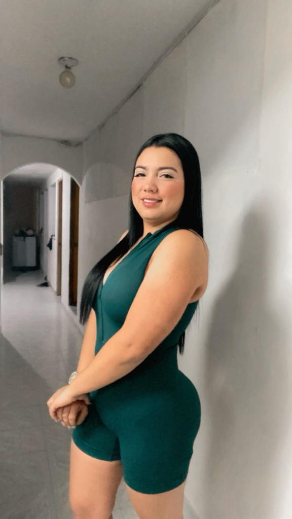 611247385: Chica busca chico en Barcelona