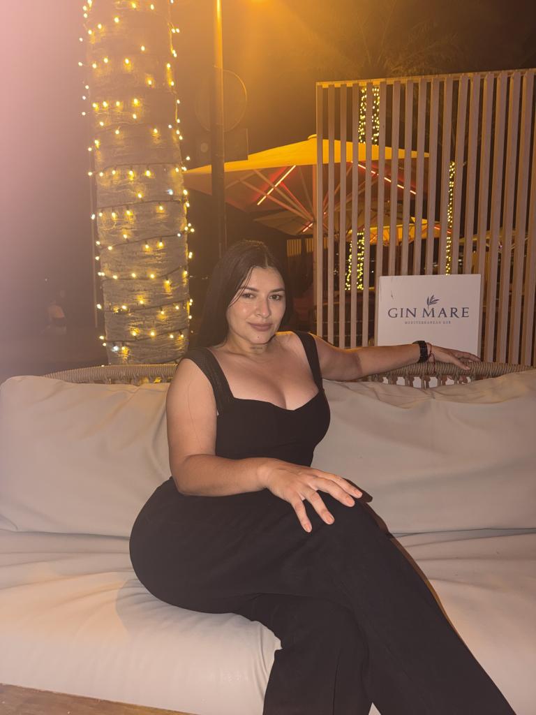 695425467: Chica busca chico en Tenerife