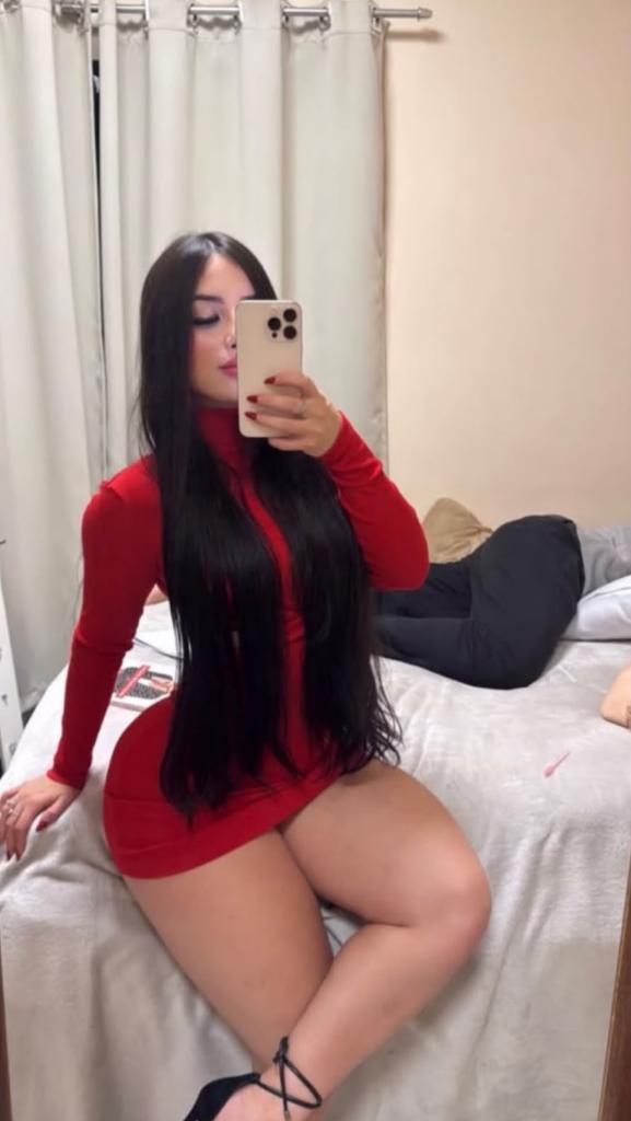 647318621: Chica busca chico en Valencia