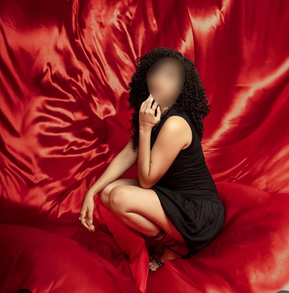 631050847: Chica busca chico en Barcelona