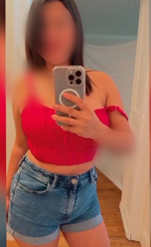674807302: Chica busca chico en Barcelona