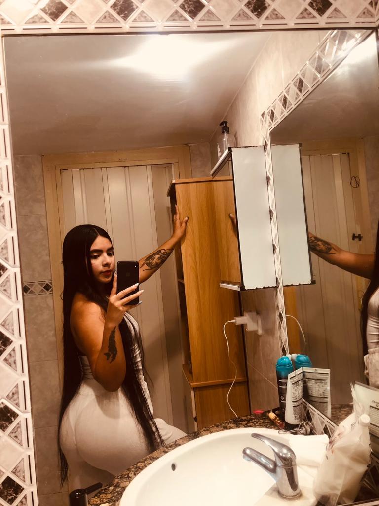 Chica busca chico en Almería: 