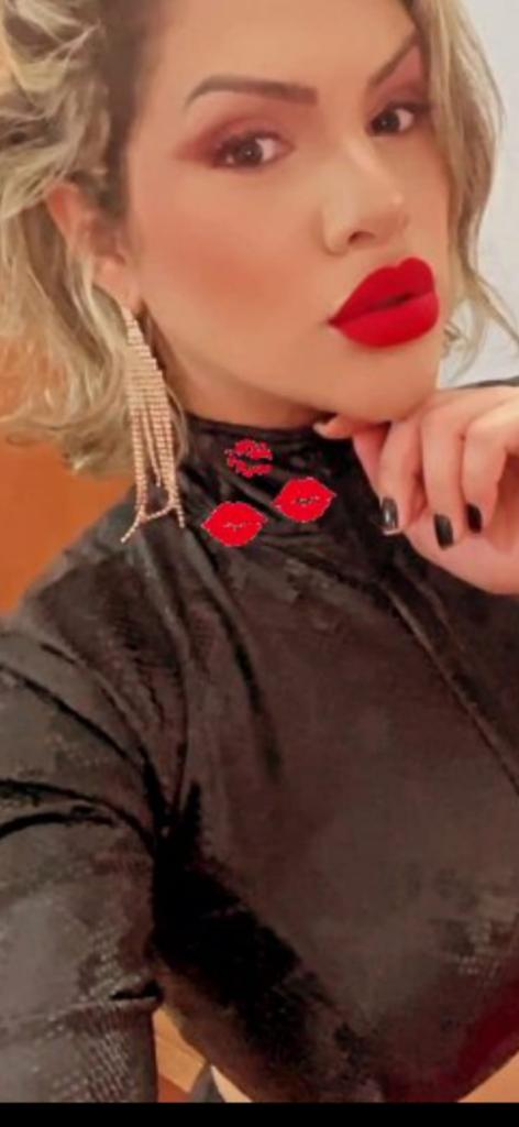 664377991: Chica busca chico en La Coruña