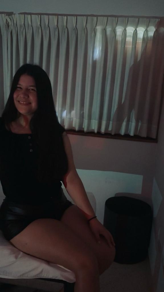 674690457: Chica busca chico en Málaga