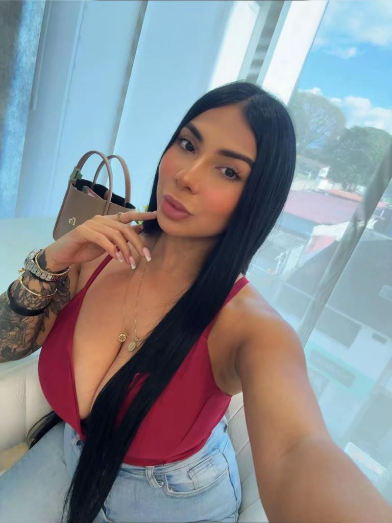 661597234: Chica busca chico en Granada