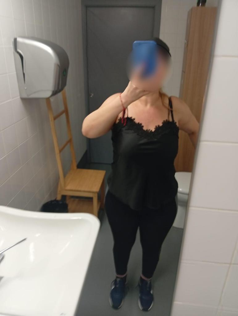 666418195: Chica busca chico en Orense