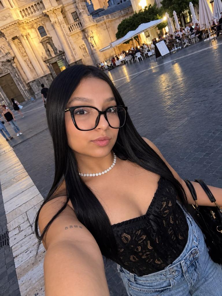 Chica busca chico en Murcia: Chica busca chico