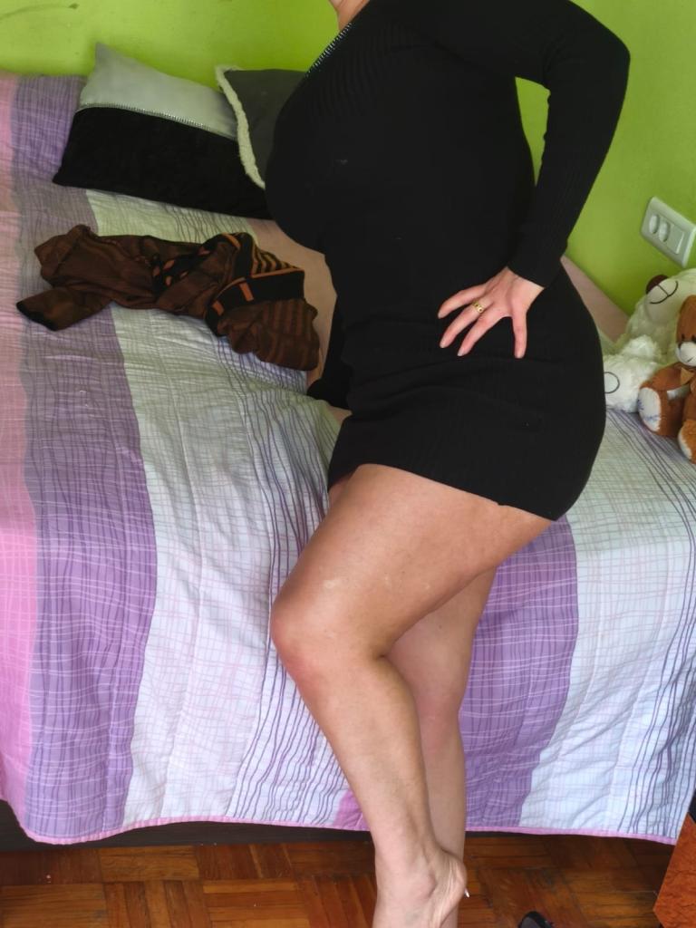 666418195: Chica busca chico en Orense