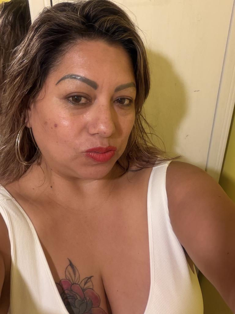 743005356: Chica busca chico en Madrid