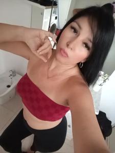 631334029: Chica busca chico en Gerona