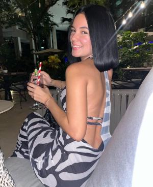 663438529: Chica busca chico en Sevilla