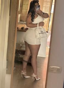 636057190: Chica busca chico en Tarragona