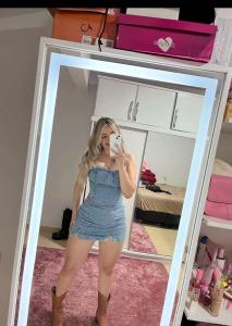 642215028: Chica busca chico en Ibiza