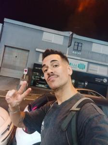 676267342: Chico busca chica en Las Palmas