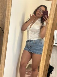 670718922: Chica busca chico en Barcelona