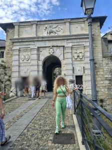 613483229: Chica busca chico en Lugo