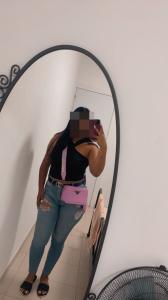 631129527: Chica busca chico en Barcelona