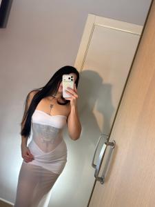 697702554: Chica busca chico en Málaga