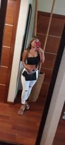 613886017: Chica busca chico en Granada