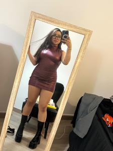 670718922: Chica busca chico en Barcelona