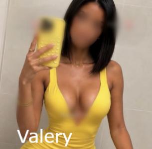 657951763: Chica busca chico en Sevilla