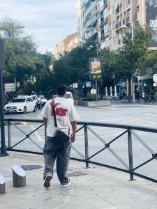 663498319: Chico busca chica en Granada