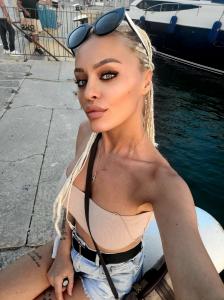 631443241: Chica busca chico en Ibiza