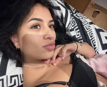 633105309: Chica busca chico en Barcelona