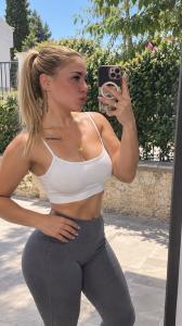 613886017: Chica busca chico en Granada
