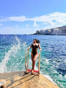 695477329: Chica busca chico en Mallorca