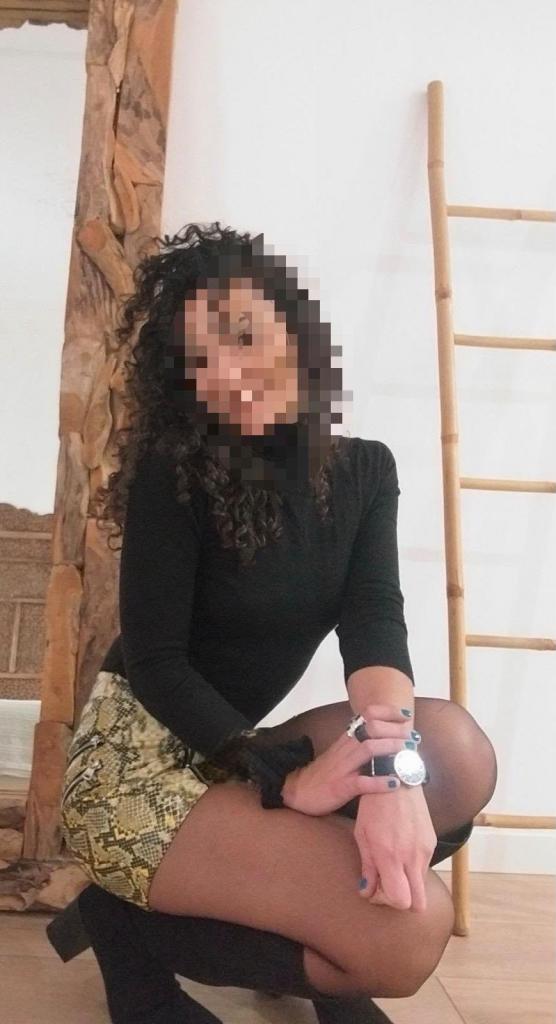 711590869: Chica busca chico en Zaragoza