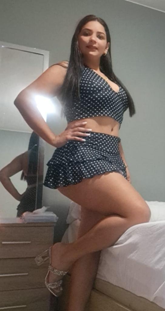 613232055: Chica busca chico en Ibiza