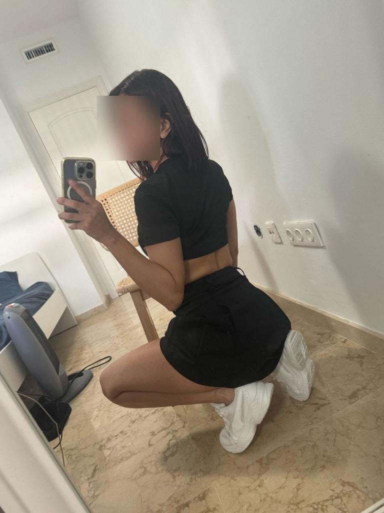 632937530: Chica busca chico en Sevilla