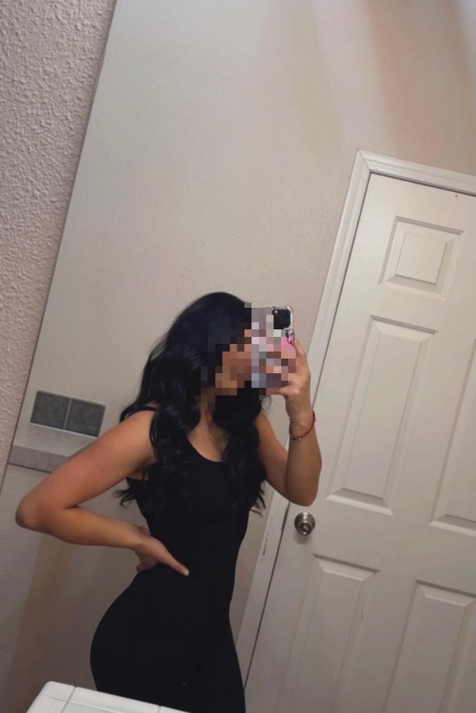 745077279: Chica busca chico en Madrid