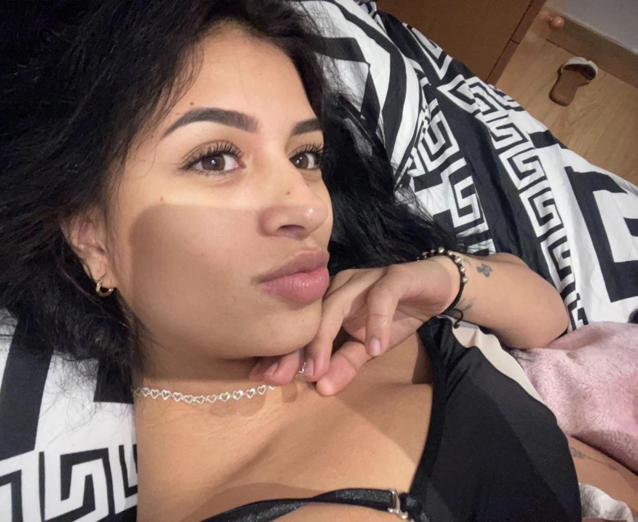 633105309: Chica busca chico en Barcelona