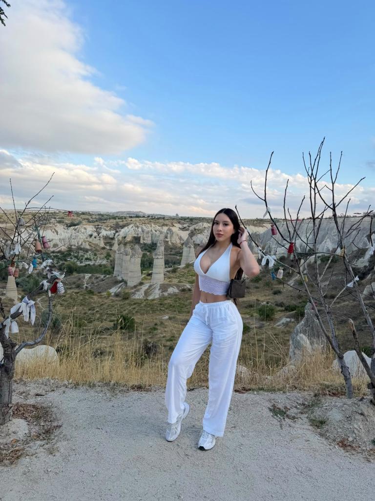 697959312: Chica busca chico en Madrid