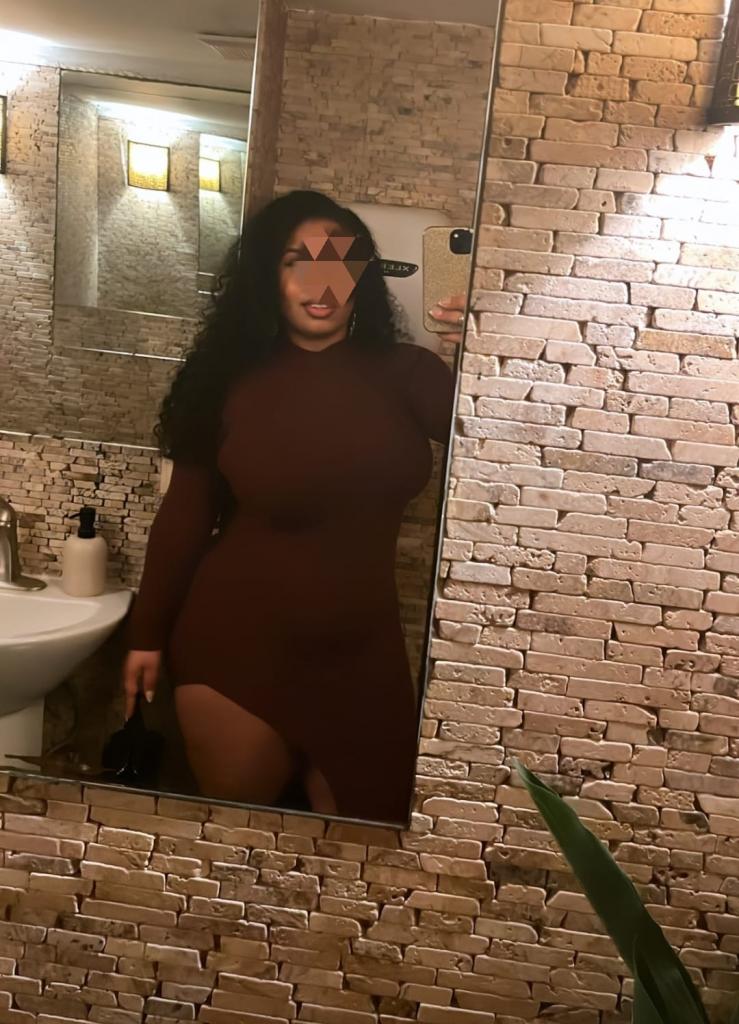 Chica busca chico en Almería: 