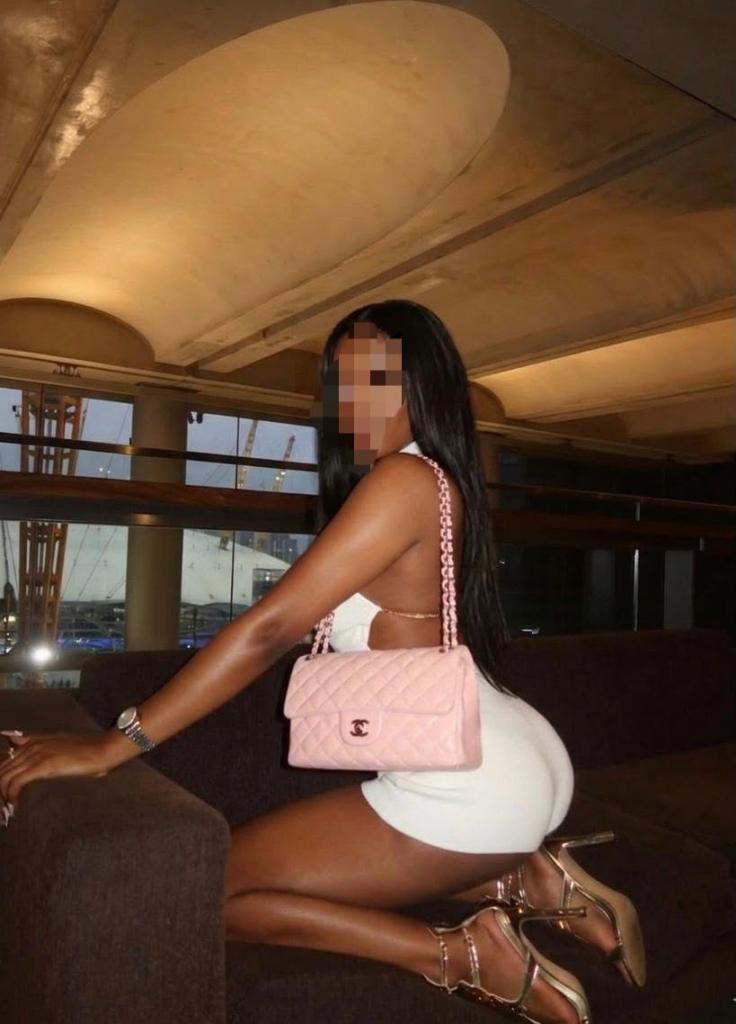 617074494: Chica busca chico en Málaga